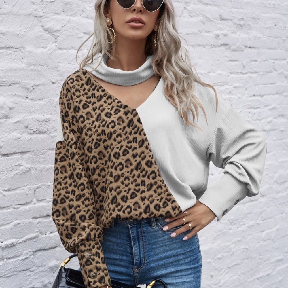 leopard print keyhole neck long sleeve top